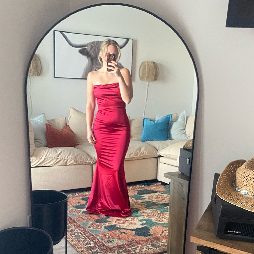 Elegant Red Strapless Dress